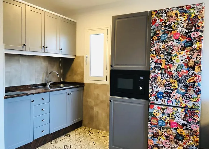 5 Min Walk From Yumbo! 128